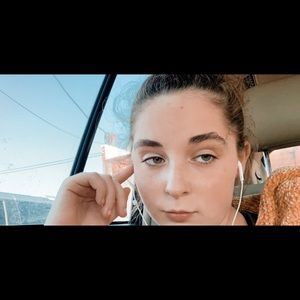 Meet your Posher, Addi